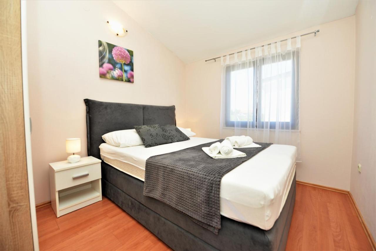Apartment Lavender Vir Εξωτερικό φωτογραφία