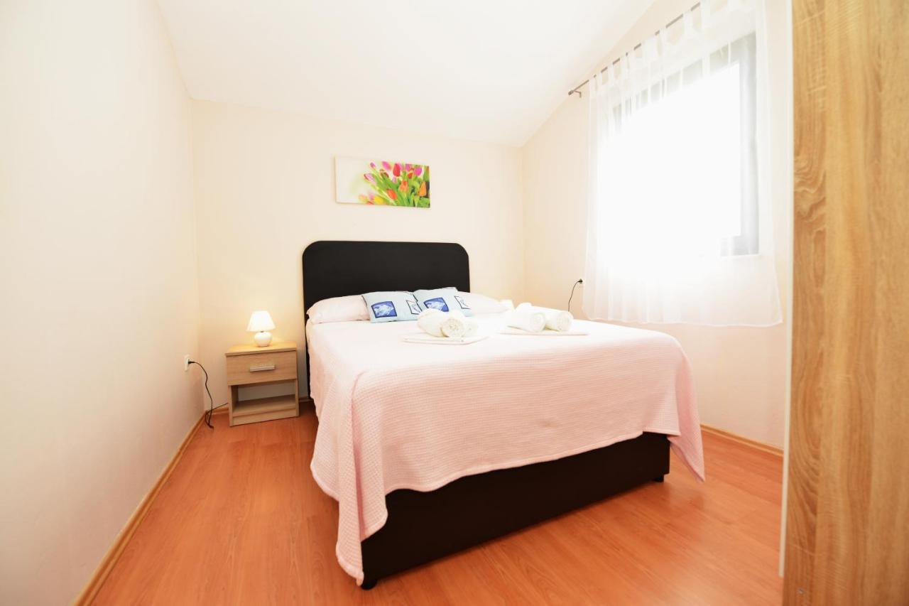 Apartment Lavender Vir Εξωτερικό φωτογραφία
