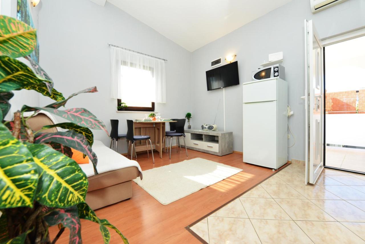 Apartment Lavender Vir Εξωτερικό φωτογραφία