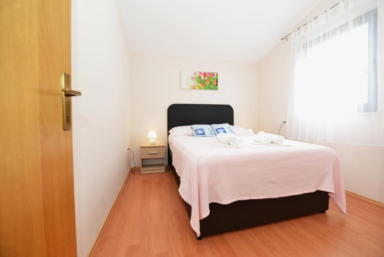 Apartment Lavender Vir Εξωτερικό φωτογραφία