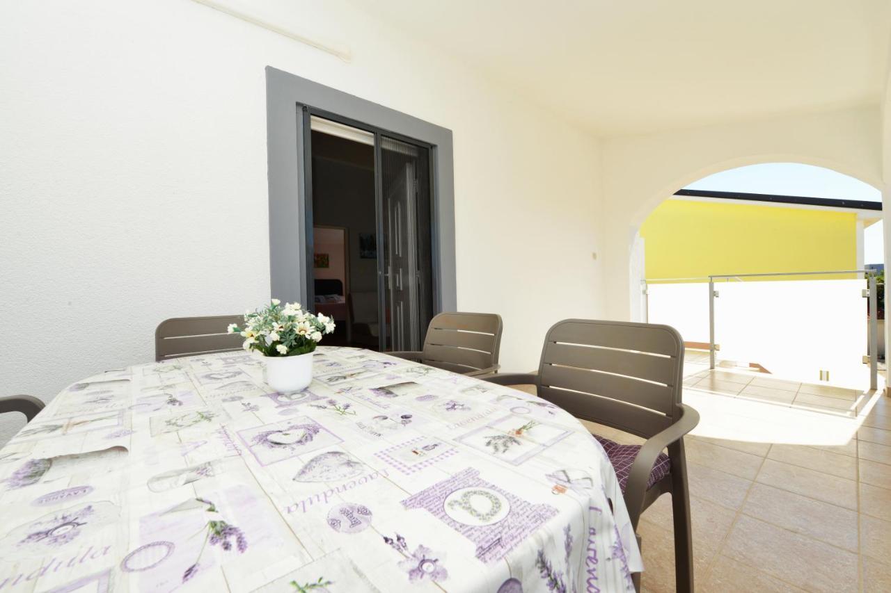 Apartment Lavender Vir Εξωτερικό φωτογραφία