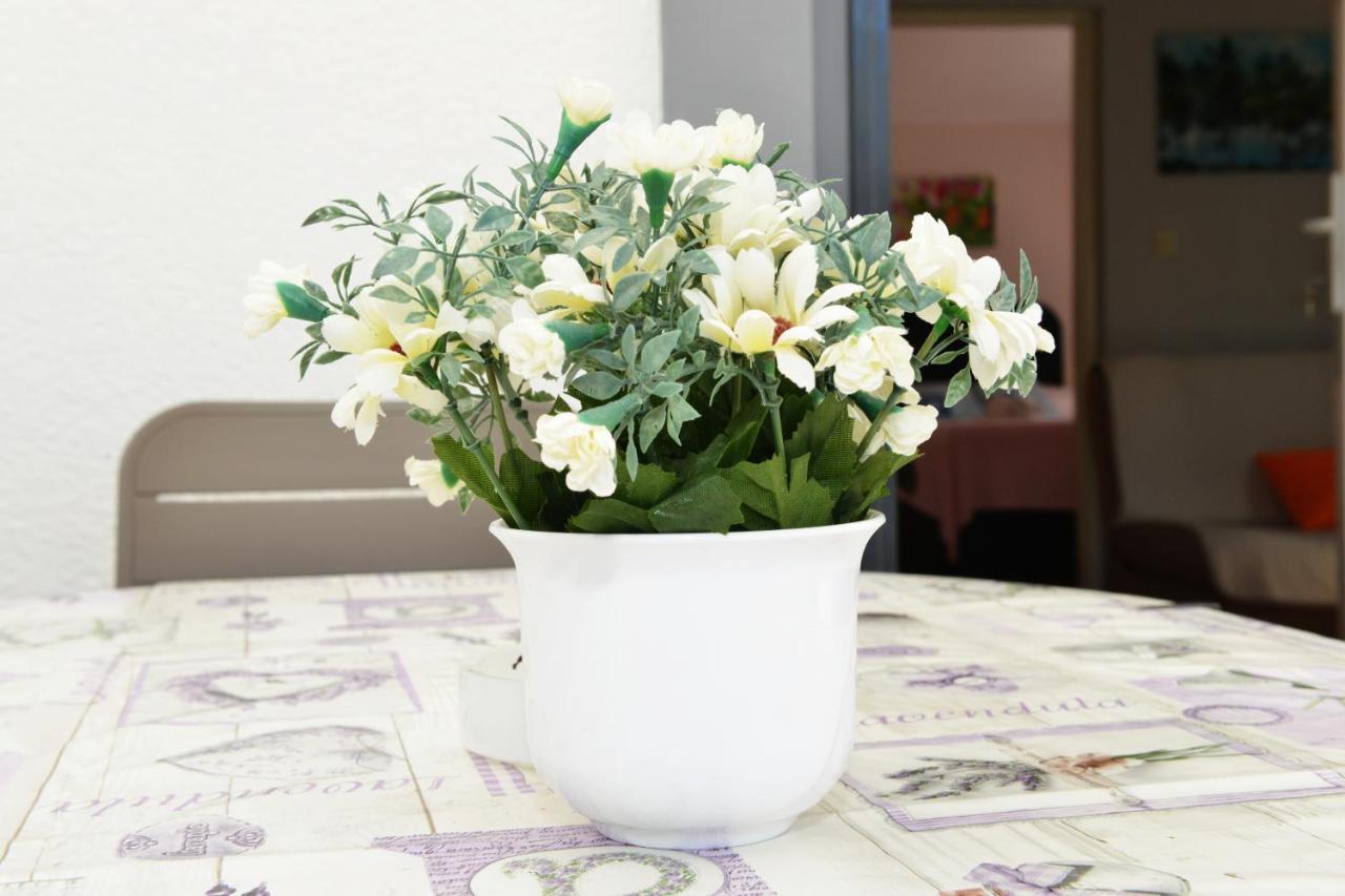 Apartment Lavender Vir Εξωτερικό φωτογραφία
